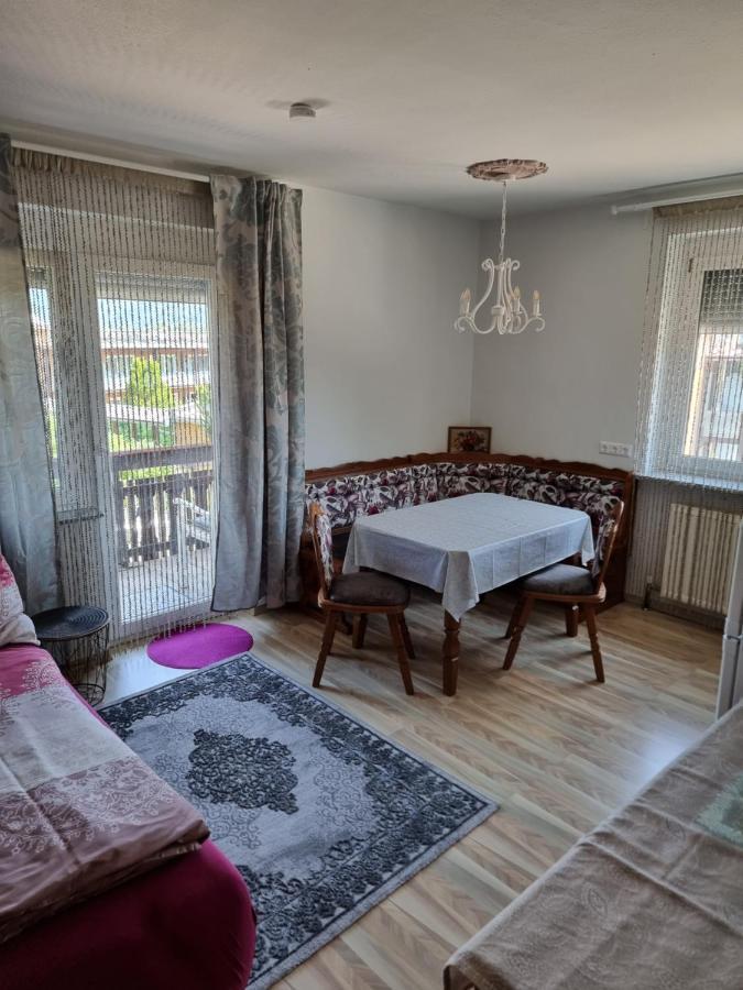 Ferienhaus Burgblick Treffen Exterior foto