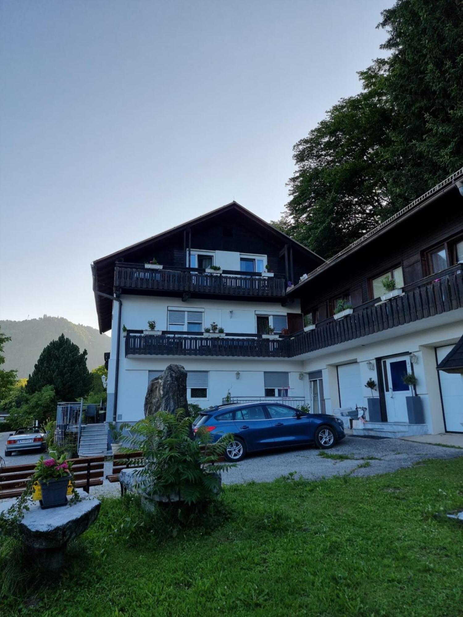 Ferienhaus Burgblick Treffen Exterior foto